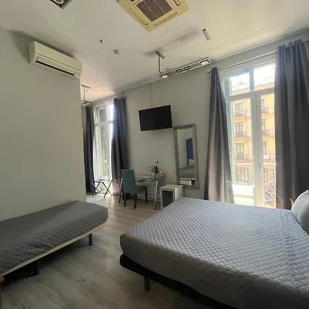 Отель Ginebra *