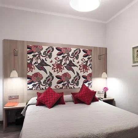 Отель Ginebra Барселона