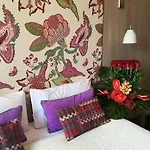 Ginebra Hotel *