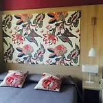 Ginebra Hotel *